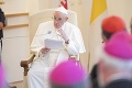 Pápež František k nám dorazil na štvordňovú návštevu: Prvé slová po príchode či posolstvo Čaputovej šiat!