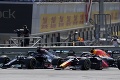 Verstappen dostal trest: Hamilton je vďačný, že prežil