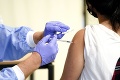 Vo Veľkej Británii chcú očkovať proti covidu aj deti od 12 rokov: Dostanú len jednu dávku