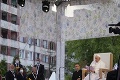 Masívne pozdravy Košičanov: Pápeža Františka vítalo na štadióne vyše 20-tisíc ľudí