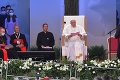 Masívne pozdravy Košičanov: Pápeža Františka vítalo na štadióne vyše 20-tisíc ľudí