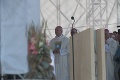 Rehabilitoval pápež Bezáka?! Celebroval na svätej omši spolu so Svätým Otcom