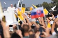 Pápež František sa rozlúčil so Slovenskom: Nosím vás všetkých v srdci