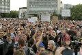 Najväčší protest proti reštrikciám v Slovinsku sa zvrhol: Ostrý zásah polície voči demonštrantom!