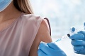 Úder pre vládu Bidena: Poradný výbor odmietol odporúčanie 3. dávky vakcíny Pfizer