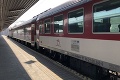 Na železničnej stanici v Prešove došlo ku krádeži: Neznámy páchateľ okradol spiaceho muža