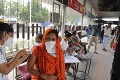 India zamorená koronavírusom: Pribudlo vyše 26 000 nových prípadov, jeden údaj je pre krajinu skvelou správou