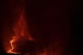 Poplach na ostrove La Palma: Výbuch sopky spôsobuje problémy, uzavreli letisko