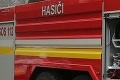 Hasiči zasahujú pri požiari v bratislavskom lesoparku: Horí opustená budova