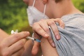 Vakcínu proti covidu dostávajú aj ľudia pod 17 rokov: Koľko je na Slovensku zaočkovaných detí?