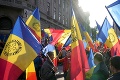 V Rumunsku demonštrovali proti reštrikciám tisíce ľudí: Vyžadovanie covidpasov prirovnávali k diktatúre
