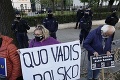 Prívrženci EÚ už nedokázali mlčať: Protestovali vo Varšave proti verdiktu Ústavného súdu