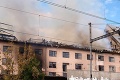 Hasiči likvidujú rozsiahly požiar budovy v Bratislave: Nečakané komplikácie!