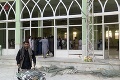 Mešitou v afganskom meste Kandahár otriasol výbuch: Pod sutinami zomreli desiatky ľudí