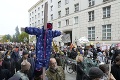 Poliaci vyšli v davoch do ulíc, odkazujú len jediné: Stop mučeniu na hraniciach