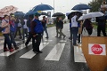Odmietajú byť ticho: Odborári zablokujú priechod pre chodcov pri kruhovom objazde v Nitre