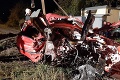 Tragická nehoda na koľajniciach: Z auta, ktoré sa zrazilo s vlakom, zostala len kopa šrotu
