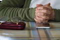 Polícia hľadá svedkov prepadnutie dôchodkyne v Trebišove: Žena pri útoku utrpela vážne zranenia