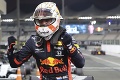 Pretekár F1 Verstappen ukázal prostredník Hamiltonovi: Sme svedkami najvzrušujúcejšieho šampionátu za posledné roky