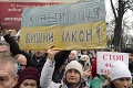 Ukrajinci protestovali proti očkovaniu: Učitelia či vládni zamestnanci nemajú na výber!