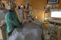 V Česku sa markantne zhoršuje situácia: V nemocniciach je s covidom takmer 3-tisíc ľudí