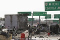 Extrémne tragická hromadná dopravná nehoda si vyžiadala najmenej 19 životov: Kamión v Mexiku narazil do stojacich áut