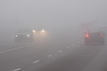 Vodiči, buďte mimoriadne opatrní: Na cestách vás môžu potrápiť hmly