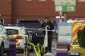 Výbuch auta v Británii bol možno teroritickým činom: Polícia zatkla troch mužov