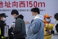 Čína má voči koronavírusu nulovú toleranciu: Do karantény zavreli 1500 študentov