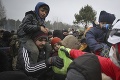Prasklo to! Lukašenko priznáva, Bielorusko pomáhalo migrantom prechádzať hranice do Poľska