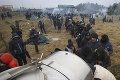 Vyhrotená situácia na bielorusko-poľskej hranici: Zásah vodným delom a slzným plynom!