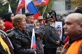 Protesty v uliciach Bratislavy: Ficova kritika vlády i prezidentky, pri Úrade vlády zablokovali dopravu