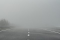 Vodiči, buďte mimoriadne opatrní: V jednom kraji vás môžu potrápiť hmly
