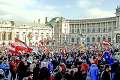 Veľké protesty po ráznych nariadeniach! Rakúšanom sa nepáčia opatrenia, 38-tisíc ľudí v uliciach Viedne