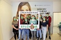 Maturanti z gymnázia v Spišskej Novej Vsi na transfúznej stanici: Netradičná stužková spečatená krvou