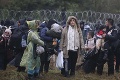 EÚ nebude ďalej vyčkávať: Proti zneužívaniu migrantov na bieloruských hraniciach chce tvrdo zakročiť