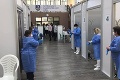 Nitriansky kraj cez víkend otvorí všetky svoje očkovacie centrá: Ktorí občania majú prednosť