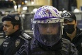 Šokujúce zábery! Protest žien proti násiliu v Istanbule: Polícia paradoxne reagovala práve použitím násilia