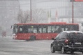 Sneženie skomplikovalo dopravu v Bratislave: Premávka niektorých liniek MHD je obmedzená