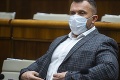 Poslanec Suja sa má ospravedlniť za výroky kolegovi: Benčíka označil za vraha