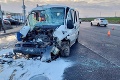 Otrasná nehoda nákladného vozidla s dodávkou: V Nových Zámkoch zomrel 46-ročný muž