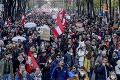 Rakúsko zažíva opakujúcu sa situáciu: Vo Viedni protestovali tisíce ľudí proti pandemickým opatreniam