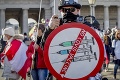 Viedeň hore nohami! Masívne protesty proti opatreniam: Polícia mala plné ruky práce