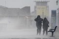 Búrka Barra pustoší Írsko a Britániu: Ľudia sú bez elektriny, predpovede neveštia nič dobré