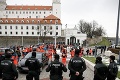 Z protestu rovno do policajnej cely: Oboch záchranárov prepustili, Inštitút ľudských práv pení