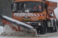 Dopravu komplikuje sneh na cestách, Donovaly pre nákladiaky uzavreli