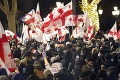 Priaznivci bývalého gruzínskeho prezidenta protestovali vo veľkom: Na jeho podporu chcú držať masovú hladovku