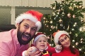U Jakabovcov nuda nehrozí: Vianočný záber s dcérkou, ktorý vystihol všetko