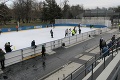 Košičania dostali polmiliónový vianočný darček: Mobilná ľadová plocha v Mestskom parku je novým zimným lákadlom