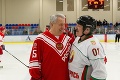 Putin s Lukašenkom sa stretli v hokejových dresoch na ľade: Nechýbali ani ruské športové legendy